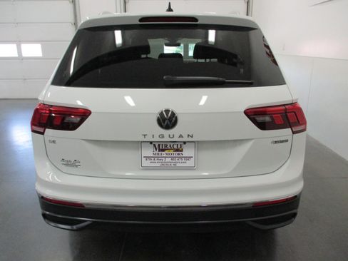 Used 2024 Volkswagen Tiguan SE image 5