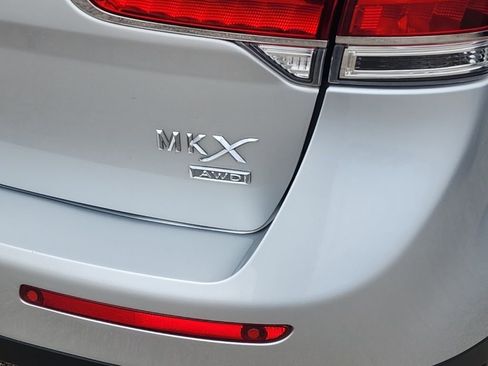 Used 2011 Lincoln MKX AWD w/ 102A Rapid Spec Order Code image 3