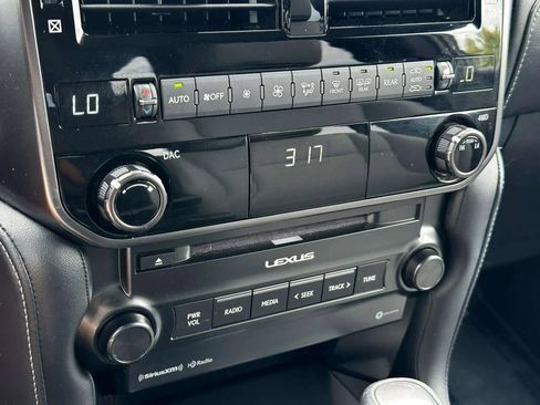 Used 2023 Lexus GX 460 Premium image 24