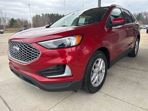 Certified 2023 Ford Edge SEL image 3
