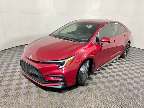 Used 2025 Toyota Corolla SE image 9