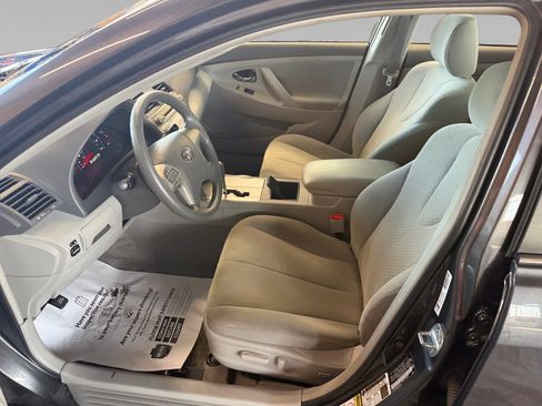 Used 2009 Toyota Camry LE FWD image 11