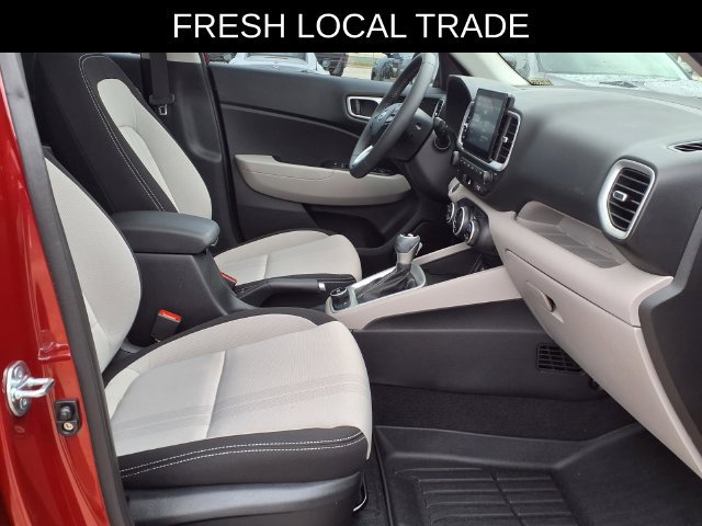 Used 2026 Hyundai Venue SEL FWD image 19