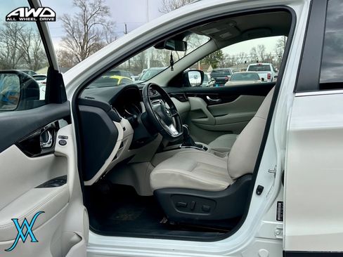 Used 2022 Nissan Rogue Sport SL AWD/4WD image 13