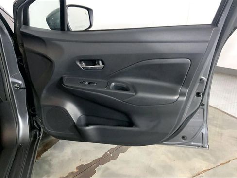 Used 2025 Nissan Versa SV FWD image 25