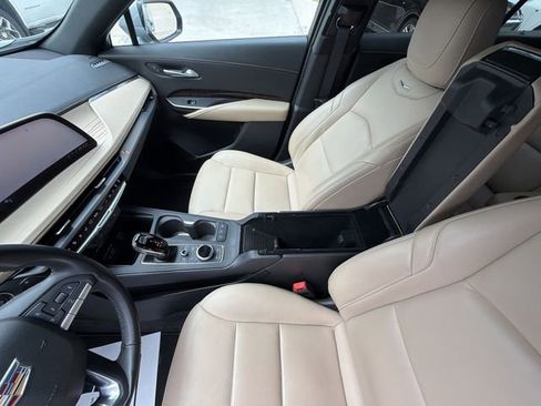 Used 2025 Cadillac XT4 Premium Luxury FWD image 27
