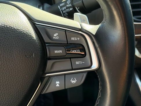 Used 2018 Honda Accord Touring image 8