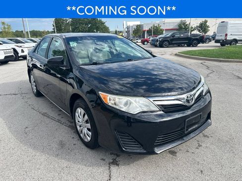 Used 2014 Toyota Camry LE FWD image 3