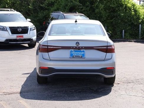Used 2025 Volkswagen Jetta SE w/ Sunroof Package FWD image 6
