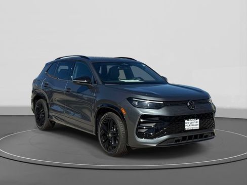 New 2026 Volkswagen Tiguan SE R-Line FWD image 1