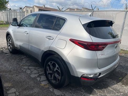 Used 2022 Kia Sportage LX AWD/4WD image 5