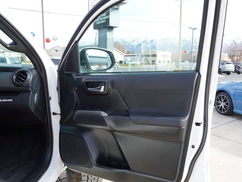 Used 2019 Toyota Tacoma TRD Off-Road image 20