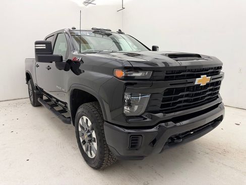 Certified 2024 Chevrolet Silverado 2500 Custom w/ Custom Value Package image 7