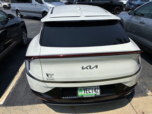 Used 2022 Kia EV6 Wind RWD image 7