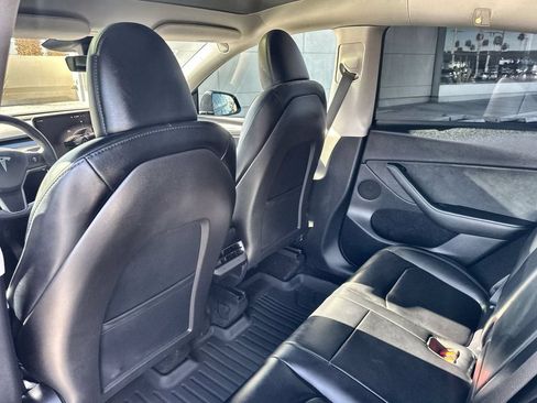 Used 2024 Tesla Model Y 2WD image 22