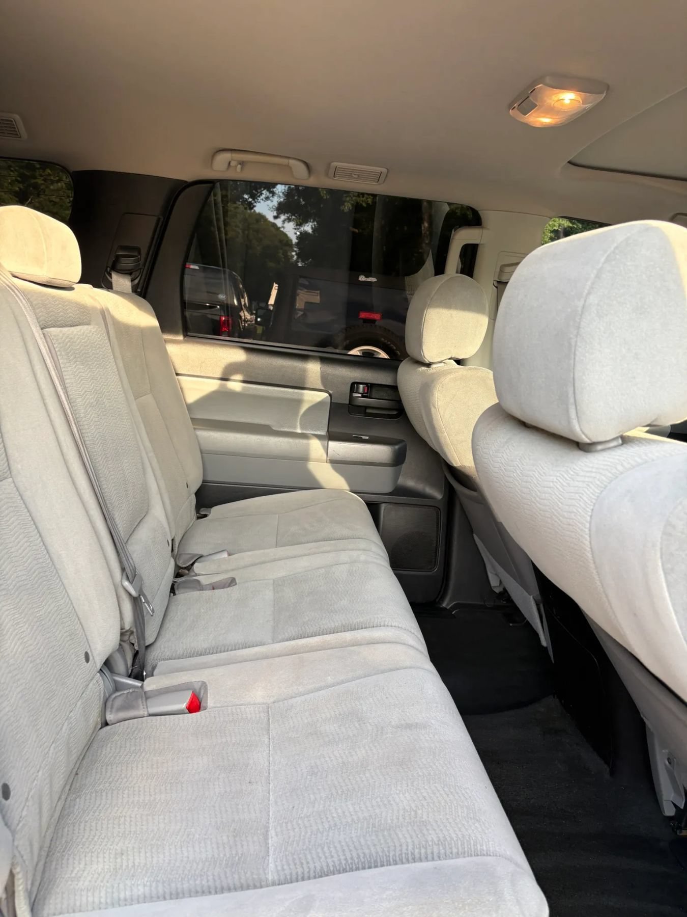 Used 2016 Toyota Sequoia SR5 AWD/4WD image 28