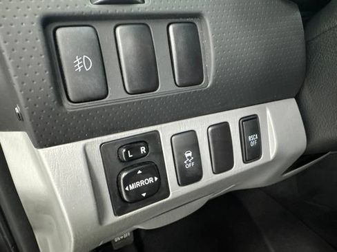Used 2015 Toyota Tacoma 4x4 Double Cab w/ SR5 Package image 11