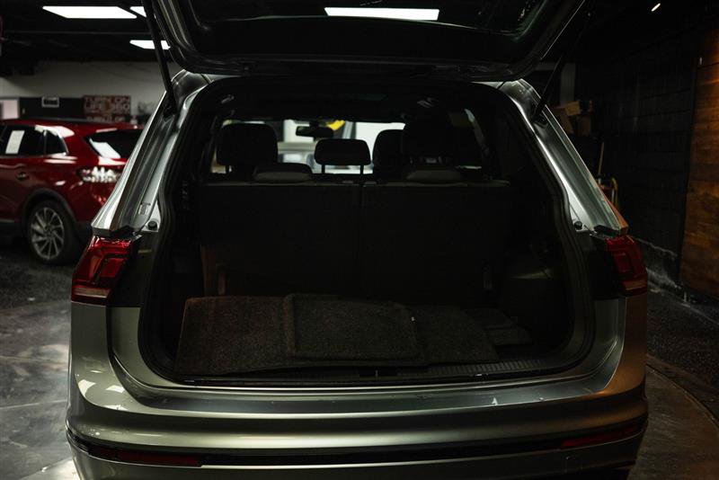 Used 2021 Volkswagen Tiguan SE R-Line FWD image 7