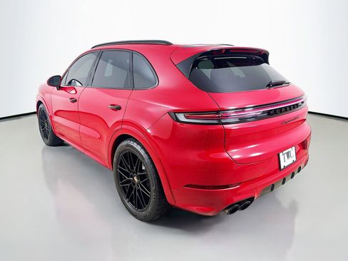 Certified 2026 Porsche Cayenne GTS AWD/4WD image 7