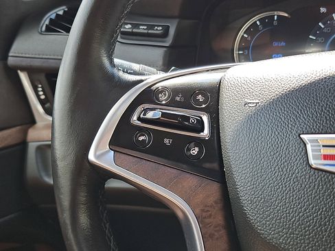 Used 2016 Cadillac Escalade Luxury AWD/4WD image 22