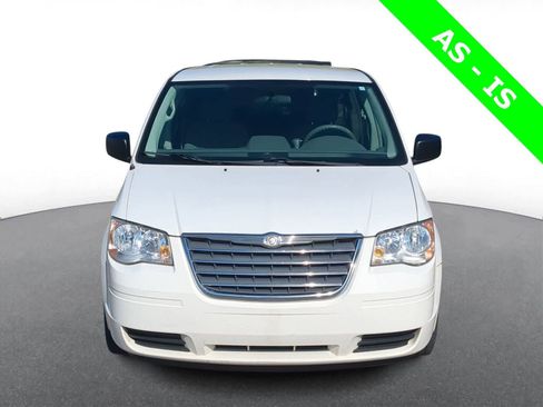 Used 2010 Chrysler Town & Country LX FWD image 3