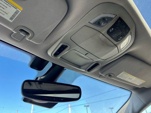 Used 2017 Chrysler Pacifica Limited w/ Advanced Safetytec Group image 27