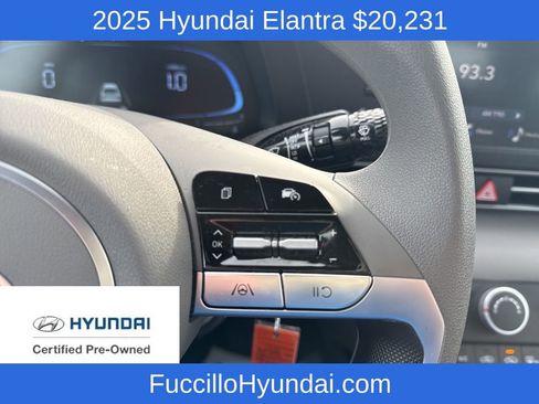 Certified 2025 Hyundai Elantra SE image 16