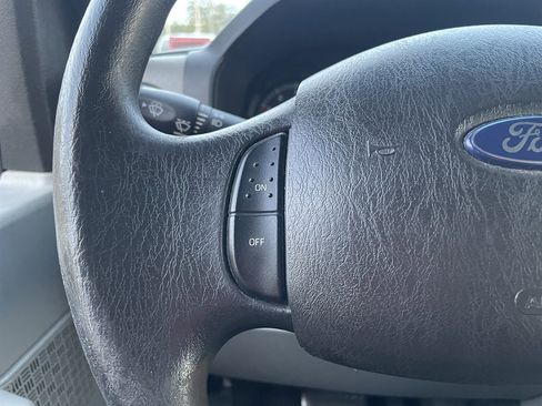 Used 2011 Ford E-350 and Econoline 350 XLT image 26