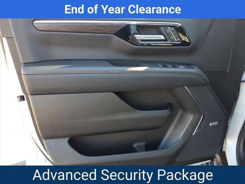 New 2025 Chevrolet Suburban Premier image 6