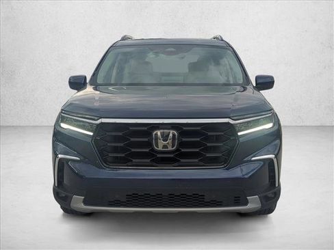 Used 2025 Honda Pilot Touring image 5