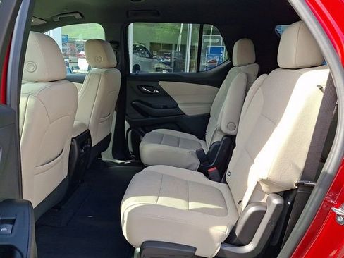 Used 2023 Chevrolet Traverse LT AWD/4WD image 10