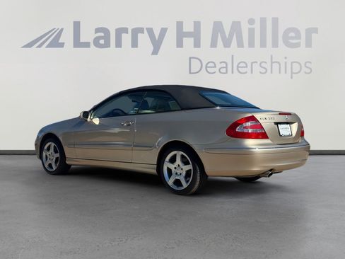 Used 2004 Mercedes-Benz CLK 320 Cabriolet 3.2L image 3