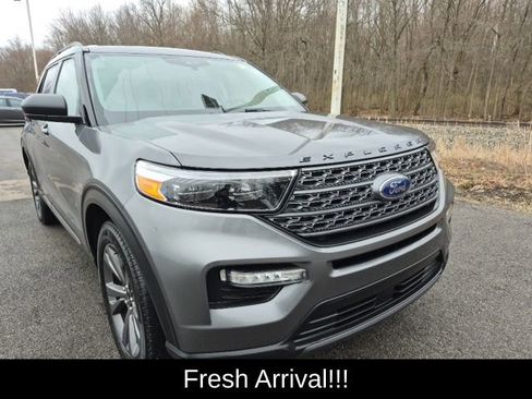Used 2021 Ford Explorer XLT w/ Equipment Group 202A image 5