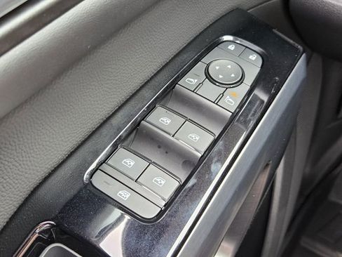 New 2026 Nissan Pathfinder SL FWD image 23