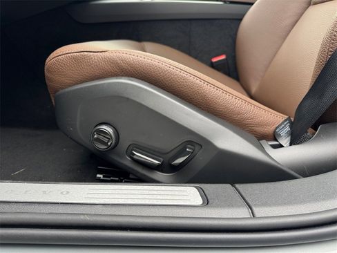 New 2026 Volvo V60 B5 Cross Country Plus w/ Protection Package Premier image 26