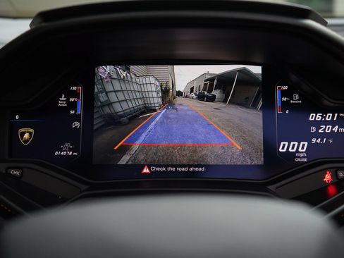 Used 2019 Lamborghini Huracan LP 580-2 RWD image 17