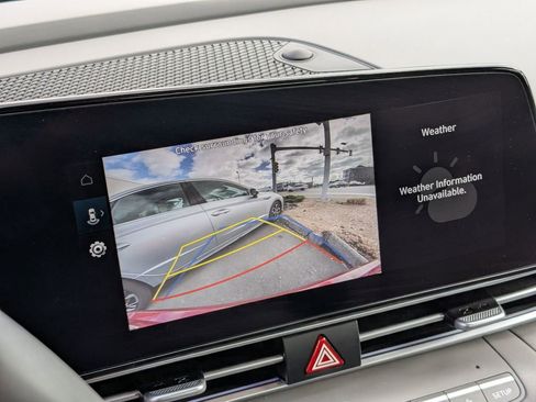 Used 2025 Hyundai Elantra SEL image 22