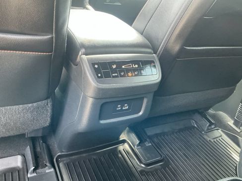 Used 2023 Nissan Pathfinder SV AWD/4WD image 19
