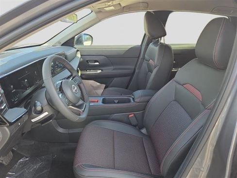 New 2026 Nissan Kicks SR w/ Cold Weather Package image 10