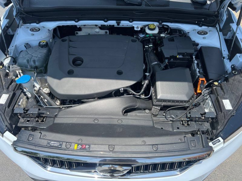 Used 2024 Volvo XC40 B5 Plus AWD/4WD image 27