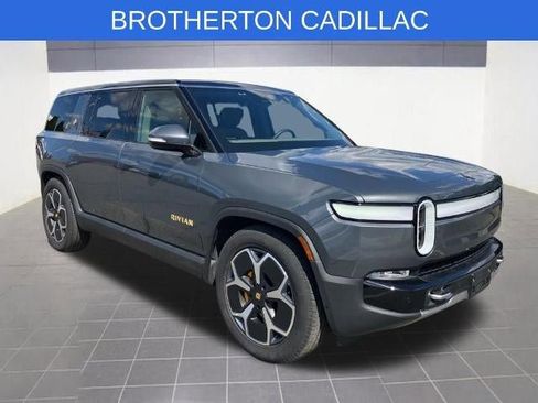 Used 2023 Rivian R1S Adventure image 3