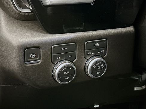 Used 2023 GMC Sierra 1500 Elevation AWD/4WD image 17