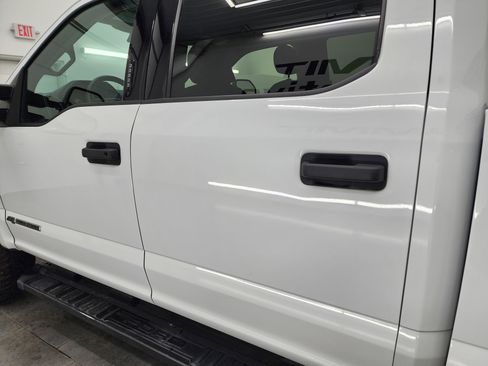 Used 2022 Ford F250 XLT w/ Black Appearance Package image 31