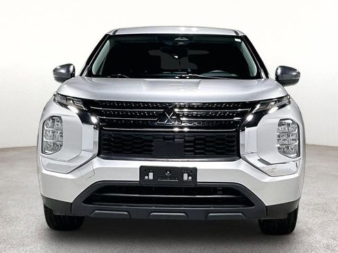 Used 2022 Mitsubishi Outlander ES FWD image 5
