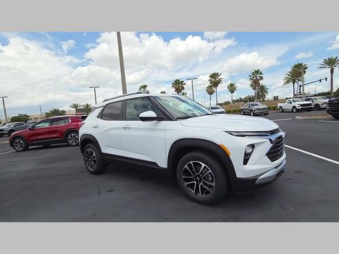 New 2026 Chevrolet TrailBlazer LT w/ Driver Confidence Package FWD image 23