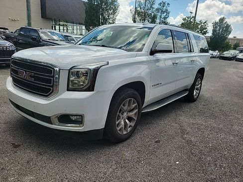 Used 2017 GMC Yukon XL SLT RWD image 1