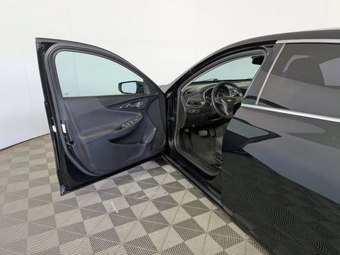 Used 2018 Chevrolet Malibu LT FWD image 10