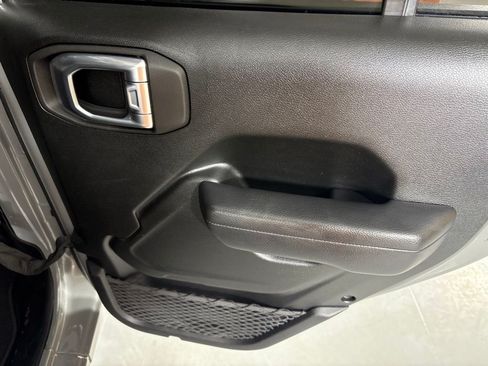 Used 2022 Jeep Wrangler Unlimited Sport AWD/4WD image 18