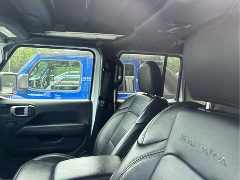Used 2022 Jeep Wrangler Unlimited Sahara w/ Cold Weather Group AWD/4WD image 2
