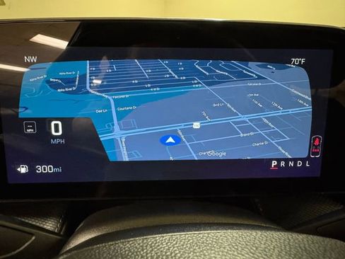 Used 2025 Chevrolet Equinox LT FWD image 11